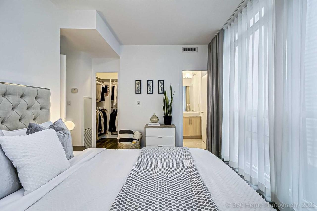 Prime Location - Stunning 2-Bdrm Condo Toronto Eksteriør billede